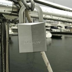 Hngls med nyckel Master Lock