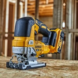 Motorsg Dewalt DCS334N-XJ