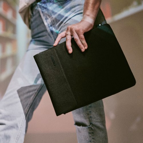 Fodral till Lsplatta Incase INMB100753-BLK Svart