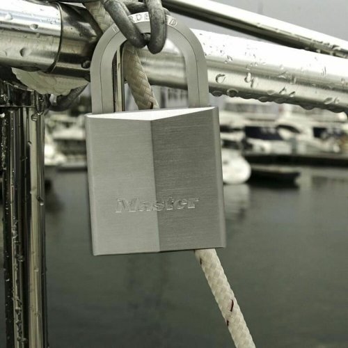 Hngls med nyckel Master Lock